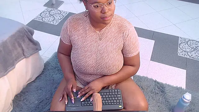 Snapshot of Makena_gh chatting on February 16, 2025, 6:32 am Makena gh online show from February 16, 2025, 6:32 am