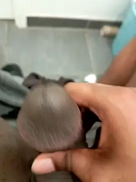 blackbitchh online show from February 18, 2025, 4:58 am