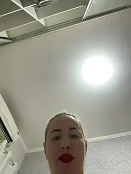 andressagdias online show from December 6, 2024, 6:33 pm