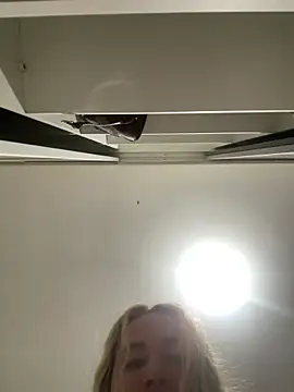 andressagdias online show from December 9, 2024, 5:07 am