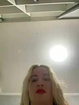 andressagdias online show from December 8, 2024, 2:25 am