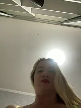 andressagdias online show from December 8, 2024, 9:46 am