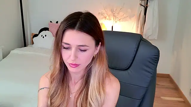 Sophie Enzo online show from February 18, 2025, 10:14 pm