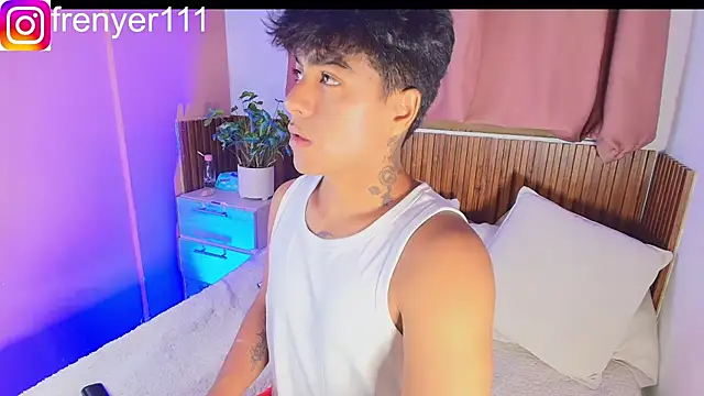 Snapshot of kiing_azahell chatting on April 18, 2026, 2:36 am kiing azahell online show from April 18, 2026, 2:36 am