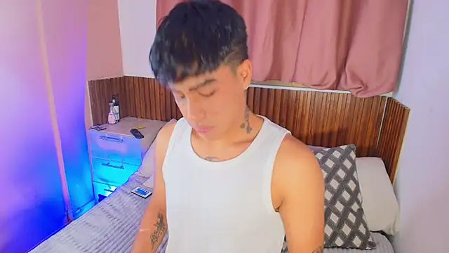 Snapshot of kiing_azahell chatting on February 7, 2026, 11:57 pm kiing azahell online show from February 7, 2026, 11:57 pm