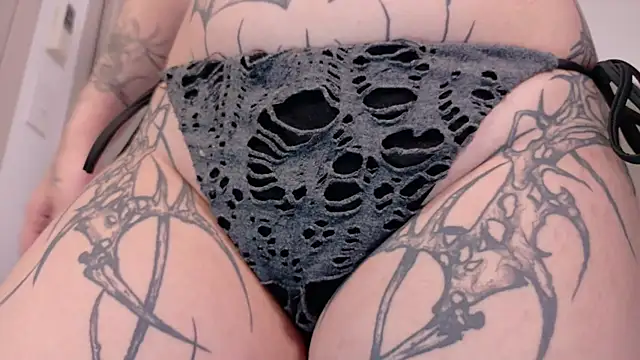 Snapshot of Yuriko_May chatting on October 24, 2025, 1:43 pm Yuriko May online show from October 24, 2025, 1:43 pm