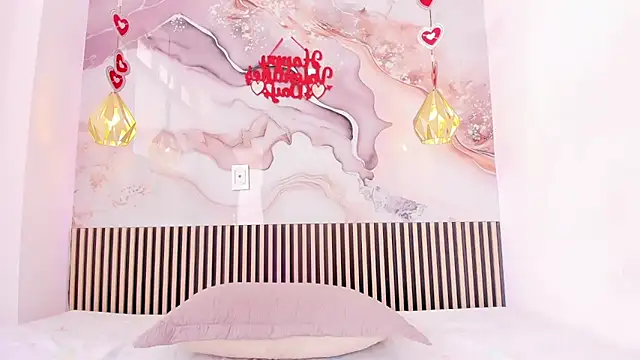 Snapshot of EvelynSweet1 chatting on March 6, 2026, 6:58 pm EvelynSweet1 online show from March 6, 2026, 6:58 pm