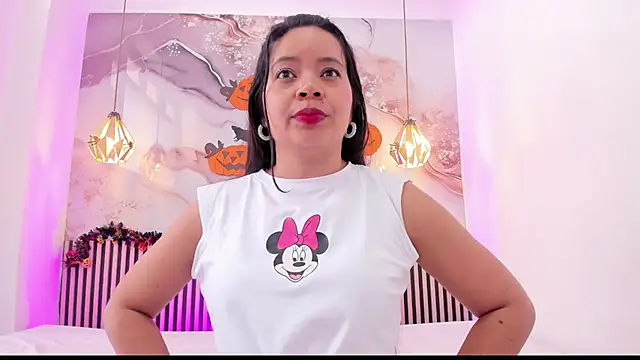 Snapshot of EvelynSweet1 chatting on October 30, 2025, 7:22 pm EvelynSweet1 online show from October 30, 2025, 7:22 pm