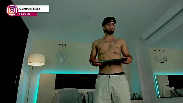 Snapshot of MattDevon chatting on November 26, 2025, 3:39 am MattDevon online show from November 26, 2025, 3:39 am