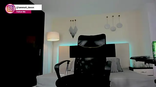 Snapshot of MattDevon chatting on December 2, 2025, 4:47 am MattDevon online show from December 2, 2025, 4:47 am