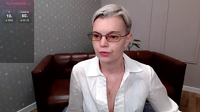 Snapshot of Cutie_Erikaa1 chatting on March 26, 2026, 2:21 am Cutie Erikaa1 online show from March 26, 2026, 2:21 am