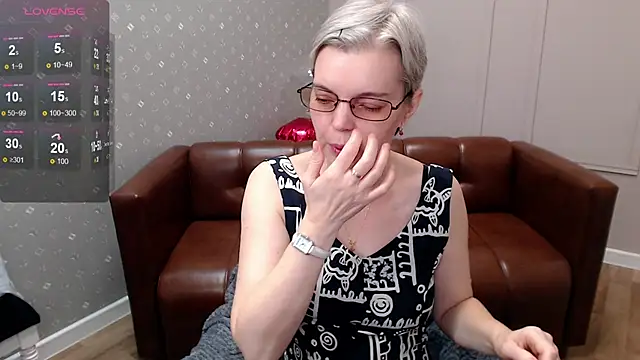 Snapshot of Cutie_Erikaa1 chatting on March 21, 2026, 2:24 am Cutie Erikaa1 online show from March 21, 2026, 2:24 am