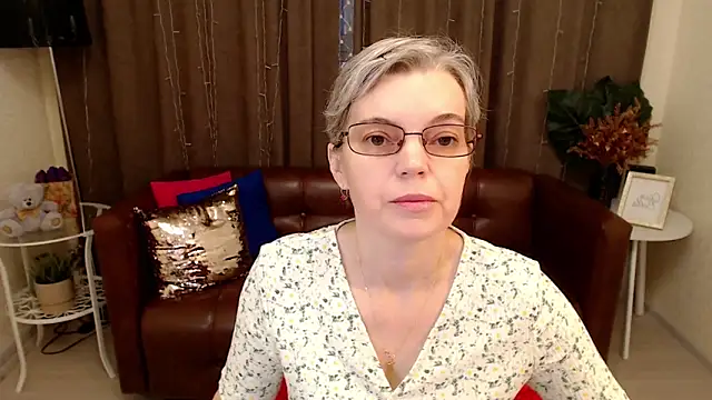 Snapshot of Cutie_Erikaa1 chatting on March 14, 2025, 2:20 am Cutie Erikaa1 online show from March 14, 2025, 2:20 am