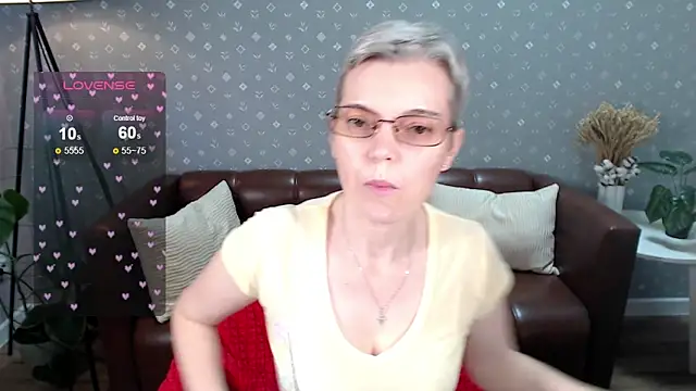 Snapshot of Cutie_Erikaa1 chatting on September 12, 2025, 11:32 am Cutie Erikaa1 online show from September 12, 2025, 11:32 am