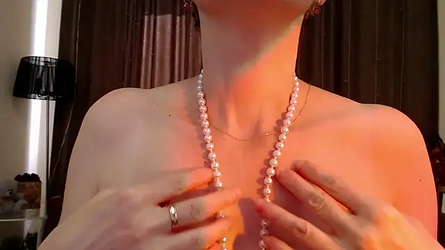 Snapshot of Cutie_Erikaa1 chatting on March 16, 2025, 8:54 am Cutie Erikaa1 online show from March 16, 2025, 8:54 am