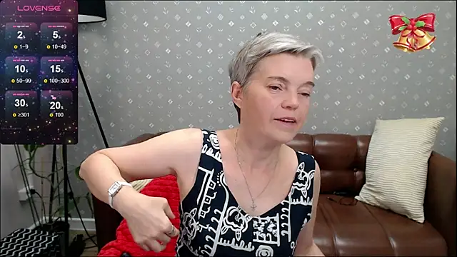 Snapshot of Cutie_Erikaa1 chatting on October 9, 2025, 4:24 am Cutie Erikaa1 online show from October 9, 2025, 4:24 am