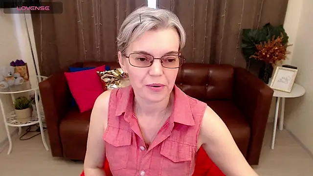 Snapshot of Cutie_Erikaa1 chatting on March 20, 2025, 8:42 am Cutie Erikaa1 online show from March 20, 2025, 8:42 am