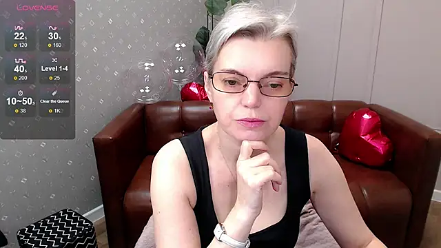 Snapshot of Cutie_Erikaa1 chatting on March 9, 2026, 2:15 am Cutie Erikaa1 online show from March 9, 2026, 2:15 am