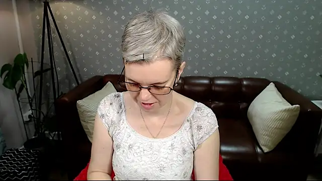 Snapshot of Cutie_Erikaa1 chatting on September 19, 2025, 2:26 am Cutie Erikaa1 online show from September 19, 2025, 2:26 am