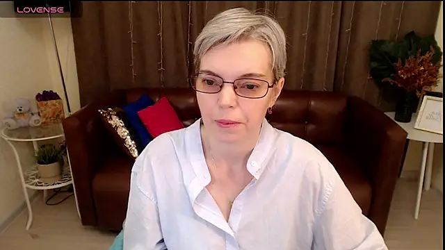 Snapshot of Cutie_Erikaa1 chatting on March 6, 2025, 2:30 am Cutie Erikaa1 online show from March 6, 2025, 2:30 am