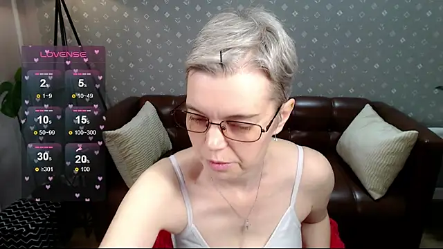 Snapshot of Cutie_Erikaa1 chatting on September 20, 2025, 2:49 am Cutie Erikaa1 online show from September 20, 2025, 2:49 am