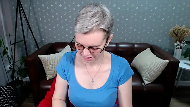 Snapshot of Cutie_Erikaa1 chatting on September 14, 2025, 2:23 am Cutie Erikaa1 online show from September 14, 2025, 2:23 am