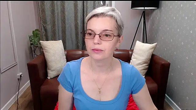 Snapshot of Cutie_Erikaa1 chatting on October 22, 2025, 2:11 am Cutie Erikaa1 online show from October 22, 2025, 2:11 am