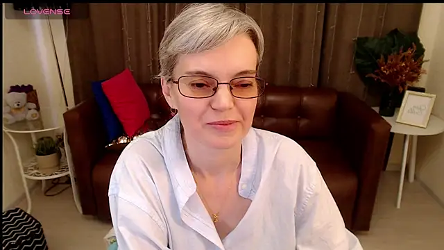 Snapshot of Cutie_Erikaa1 chatting on March 7, 2025, 8:45 am Cutie Erikaa1 online show from March 7, 2025, 8:45 am