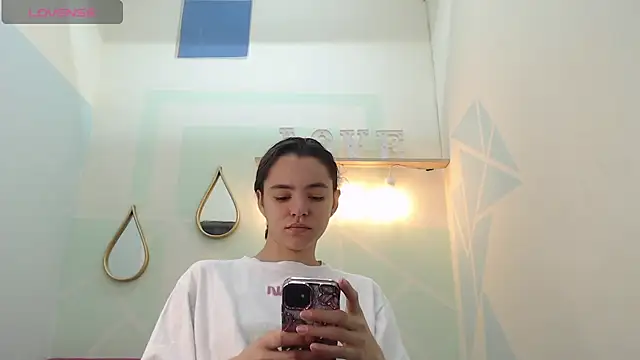 Snapshot of Mia-kalinfa chatting on February 27, 2025, 1:17 pm Mia-kalinfa online show from February 27, 2025, 1:17 pm