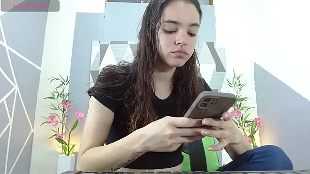 Snapshot of Mia-kalinfa chatting on January 30, 2025, 10:51 pm Mia-kalinfa online show from January 30, 2025, 10:51 pm