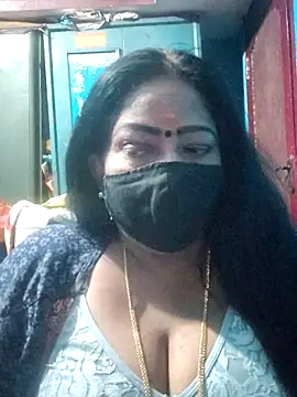 Snapshot of maniisha chatting on July 3, 2026, 4:35 pm maniisha online show from July 3, 2026, 4:35 pm