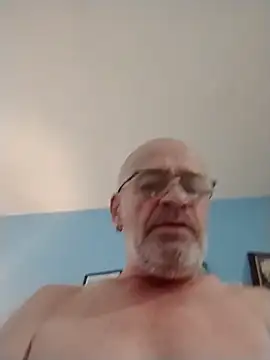 geilerschwanz64 online show from November 10, 2025, 6:46 pm