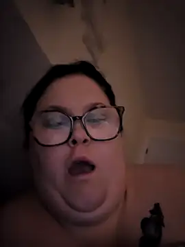 Snapshot of Tallulah-mae-xoxox chatting on December 14, 2025, 10:21 am Tallulah-mae-xoxox online show from December 14, 2025, 10:21 am