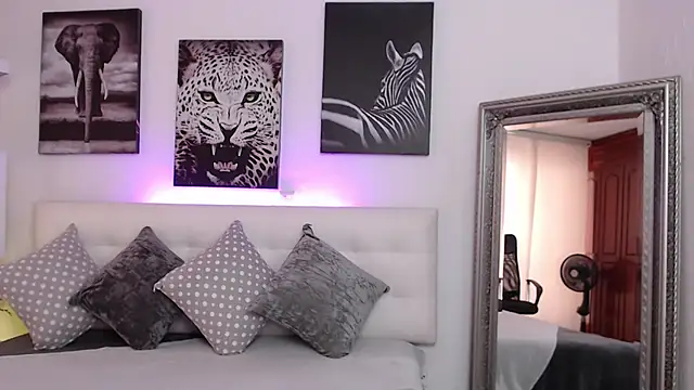 Snapshot of valery-rivas chatting on November 4, 2025, 7:39 pm valery-rivas online show from November 4, 2025, 7:39 pm