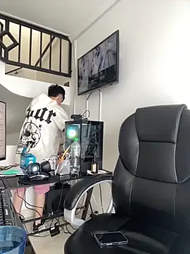 nico 18x online show from December 4, 2025, 1:54 pm