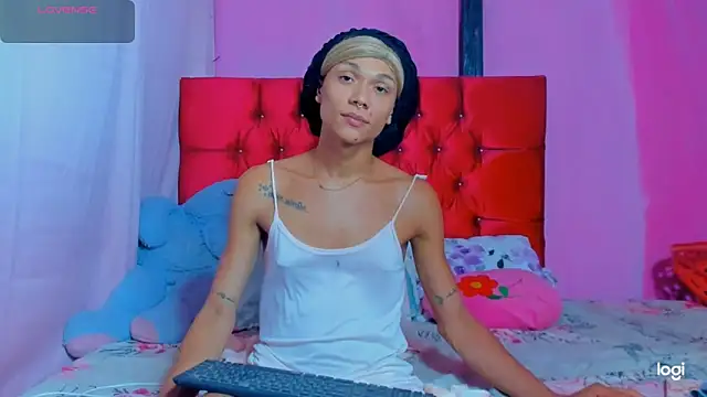 Snapshot of StassieBell chatting on March 19, 2026, 12:32 am StassieBell online show from March 19, 2026, 12:32 am