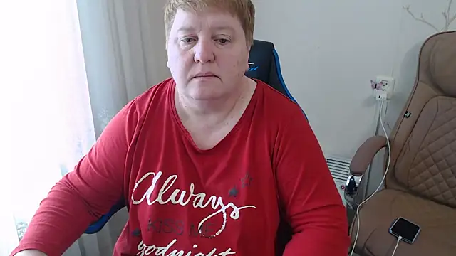 Snapshot of Limonka-Fire chatting on May 13, 2026, 7:04 am Limonka-Fire online show from May 13, 2026, 7:04 am