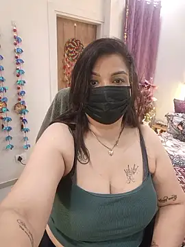 Snapshot of Archi-07 chatting on February 8, 2026, 8:28 pm Archi-07 online show from February 8, 2026, 8:28 pm