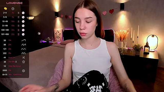 MilliBrown  online show from October 19, 2025, 6:05 am