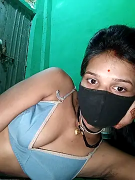 Snapshot of Hoty_girl_143 chatting on November 5, 2025, 2:58 am Hoty girl 143 online show from November 5, 2025, 2:58 am