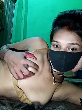 Snapshot of Hoty_girl_143 chatting on October 20, 2025, 2:57 am Hoty girl 143 online show from October 20, 2025, 2:57 am