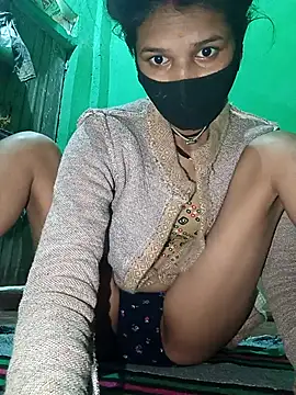 Snapshot of Hoty_girl_143 chatting on November 14, 2025, 1:53 am Hoty girl 143 online show from November 14, 2025, 1:53 am