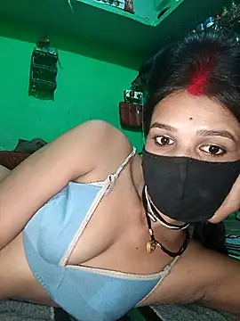 Snapshot of Hoty_girl_143 chatting on October 12, 2025, 3:35 pm Hoty girl 143 online show from October 12, 2025, 3:35 pm