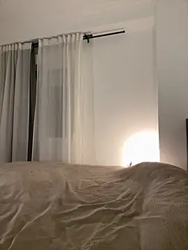 Snapshot of IamCrystal2 chatting on November 25, 2025, 12:33 am IamCrystal2 online show from November 25, 2025, 12:33 am