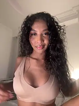 IamCrystal2 online show from April 29, 2026, 11:22 pm
