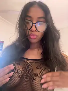 IamCrystal2 online show from June 14, 2026, 2:24 am