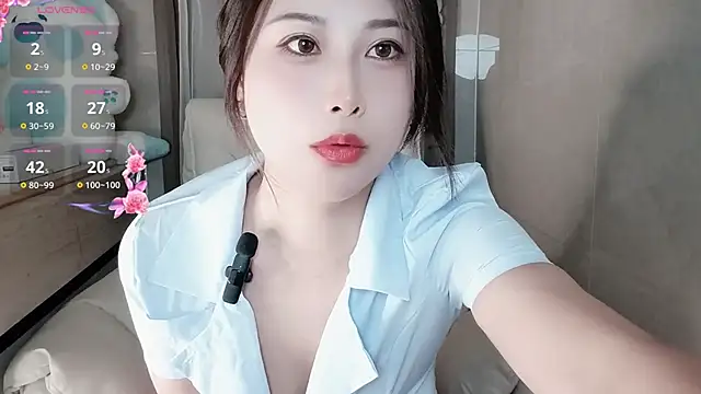 Snapshot of Blossom-666 chatting on September 12, 2025, 4:51 pm Blossom-666 online show from September 12, 2025, 4:51 pm