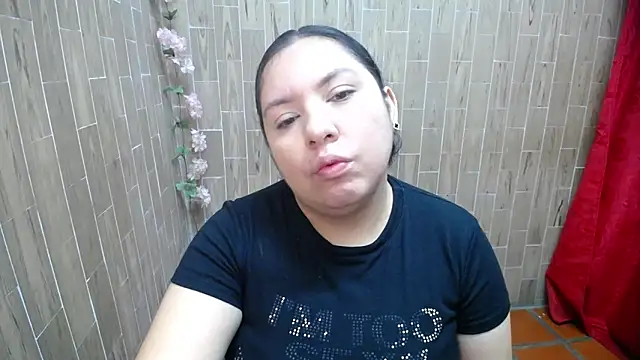 Snapshot of solyeria chatting on April 3, 2026, 9:49 am solyeria online show from April 3, 2026, 9:49 am