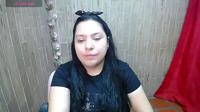 solyeria online show from October 29, 2025, 1:26 am