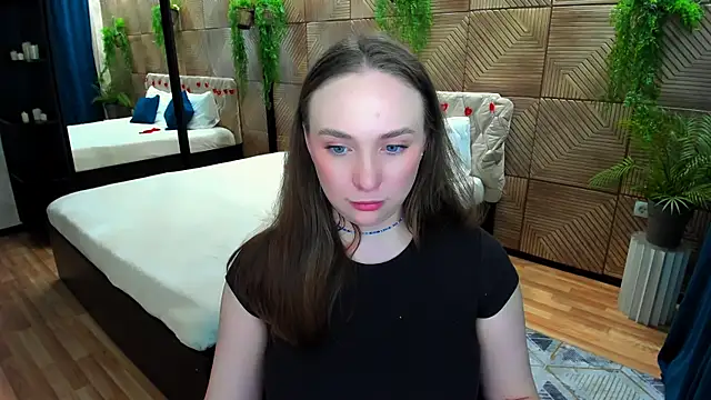 Snapshot of TrueReincarnation chatting on June 17, 2026, 7:24 pm TrueReincarnation online show from June 17, 2026, 7:24 pm